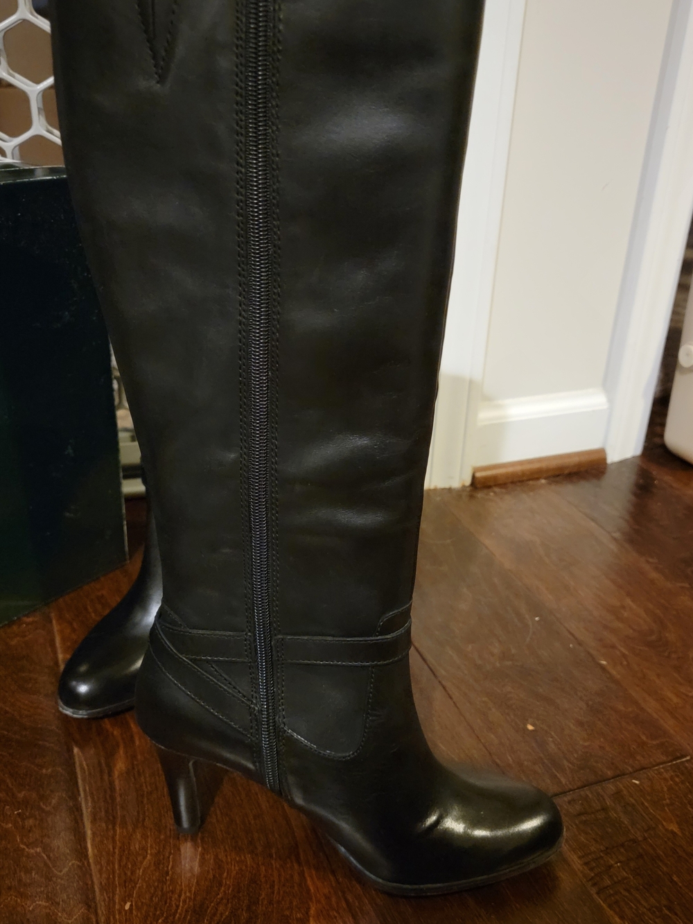 Lauren Leather Classic Black Knee-High Women's Heeled Boots